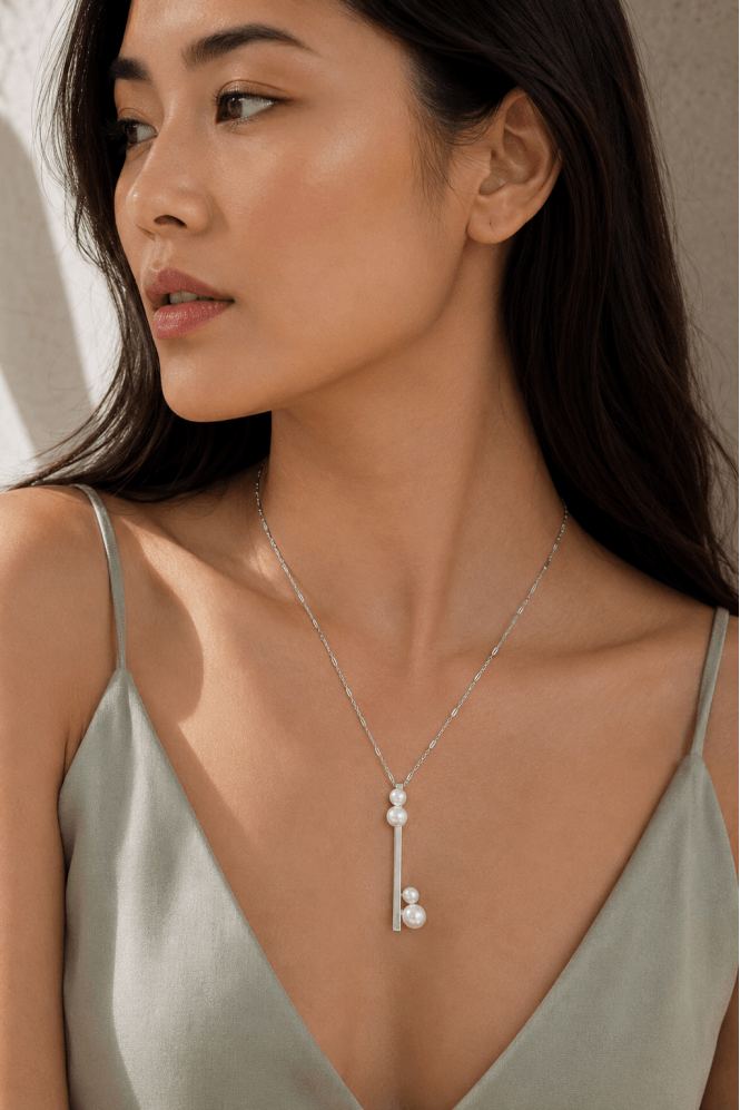 Majique London Chic Bar And Pearl Short Necklace