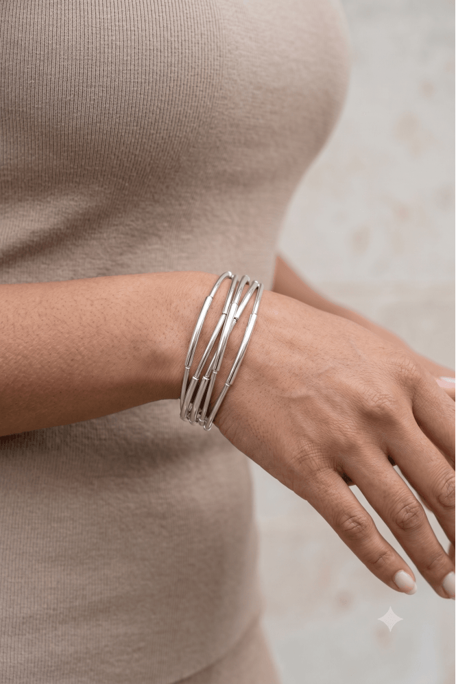 Majique London Chic Foxtail Chain Magnetic Bracelet