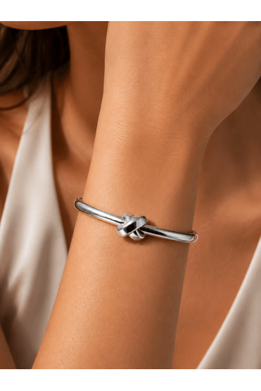 Chic Knot Bangle