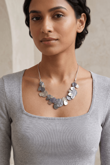 Chic Serpent Chain Necklace With Multihued Coins