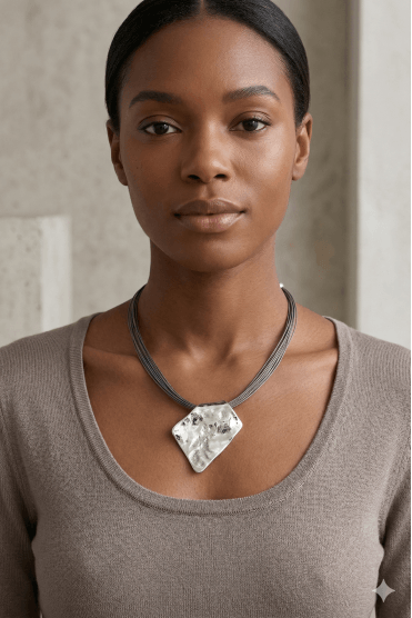 City Chic Hammered Pendant Necklace