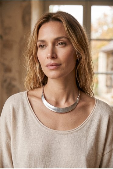 Distressed Silver Collar Necklace