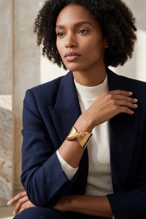 Elegant Twisted Metal Cuff with Sophisticated Texture