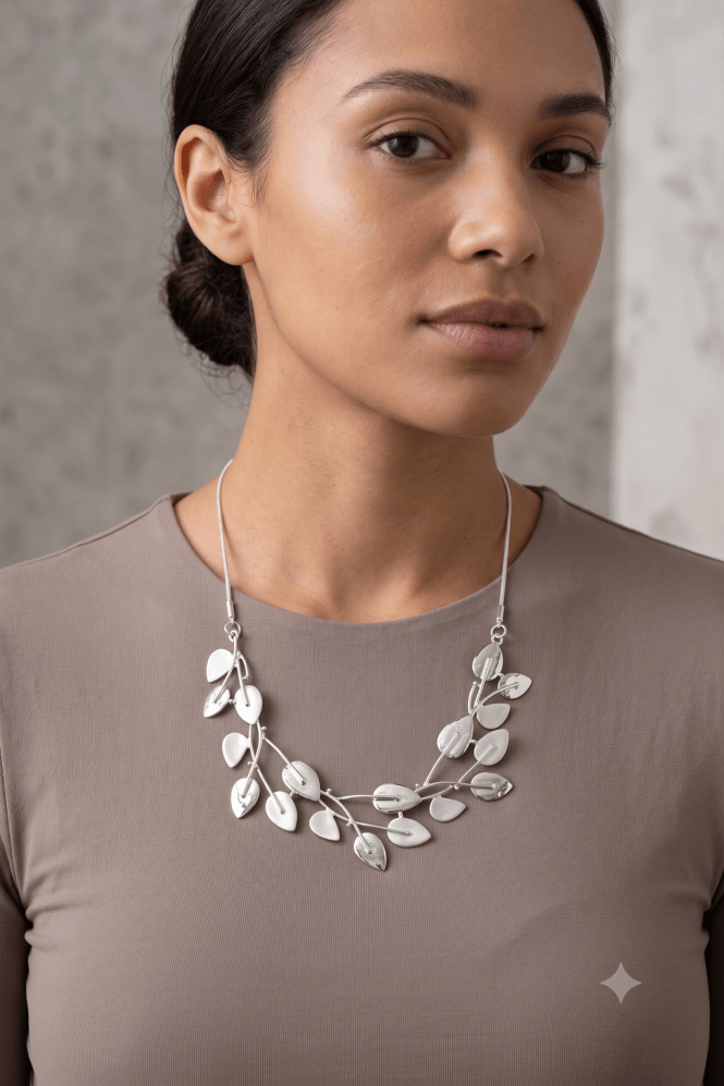 Majique London Glimmering Silver Serpent Necklace With Matte And Shiny Leaves