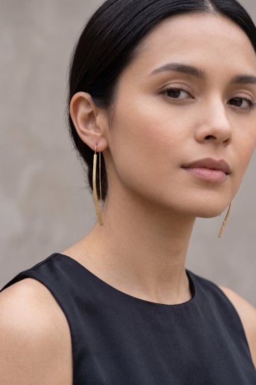 Luxe Curved Textured Earring