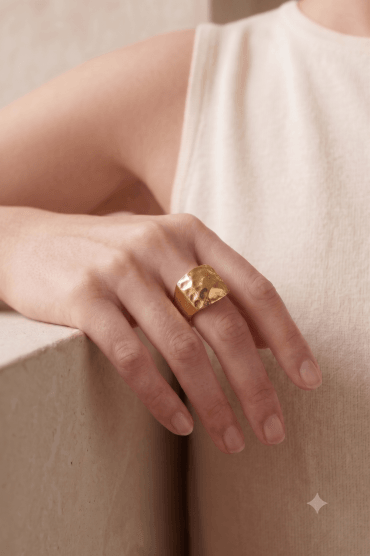 Luxe Hammered Square Ring