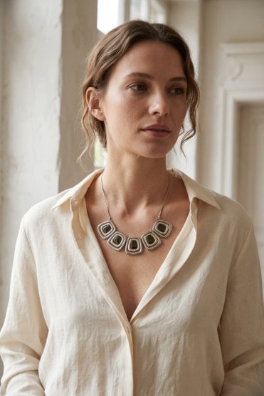 Modern Tritone Metal Link Short Statement Necklace