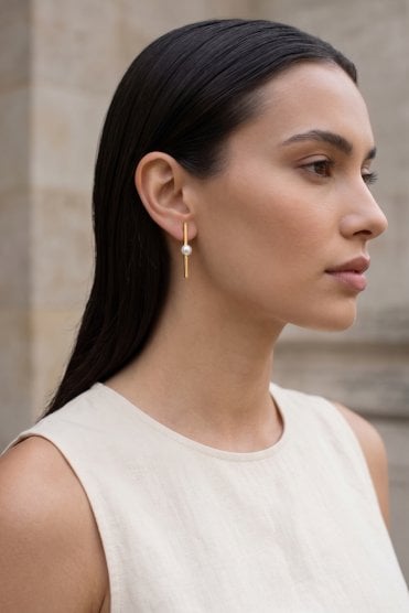 Pearl Bar Luxe Earring