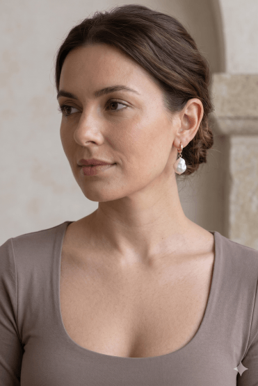 Pearl Radiance Drop Earring