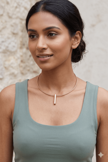 Rose Gold Bar Wire Choker
