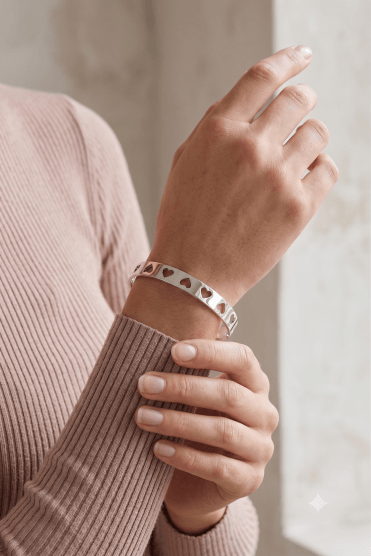 Silver Glow Heart Bracelet