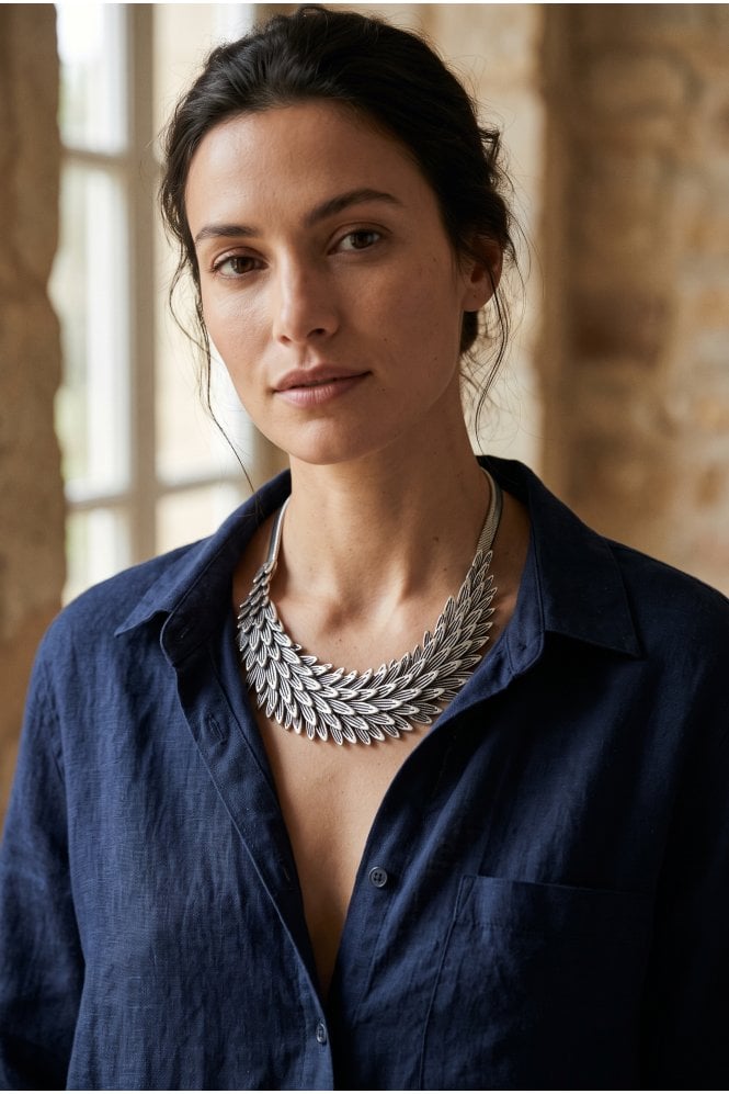 Majique London Sleek Leaf Serpent Necklace