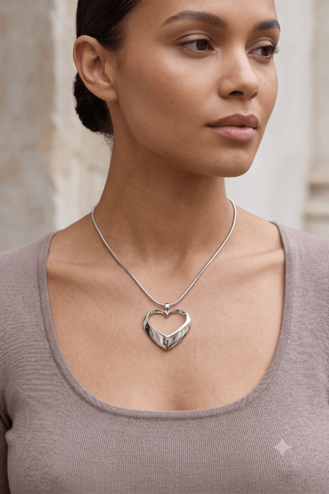 Majique London Sleek Serpent Chain Necklace With Open Heart Pendant