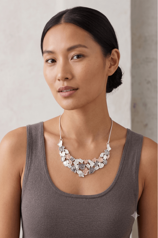 Majique London Sleek Serpentine Necklace With Geometric Pendant
