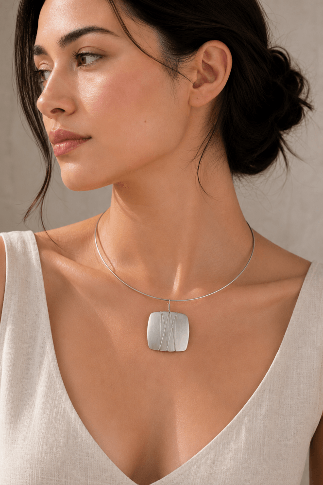 Majique London SleekWave Satin Choker