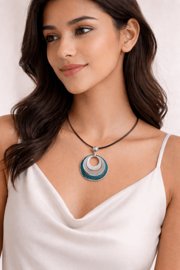 Urban Chic Black Wire Collar Necklace With Asymmetrical Circle Pendant