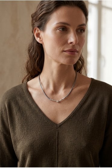 Urban Chic Grey Leather Necklace With Hammered Metal Knot