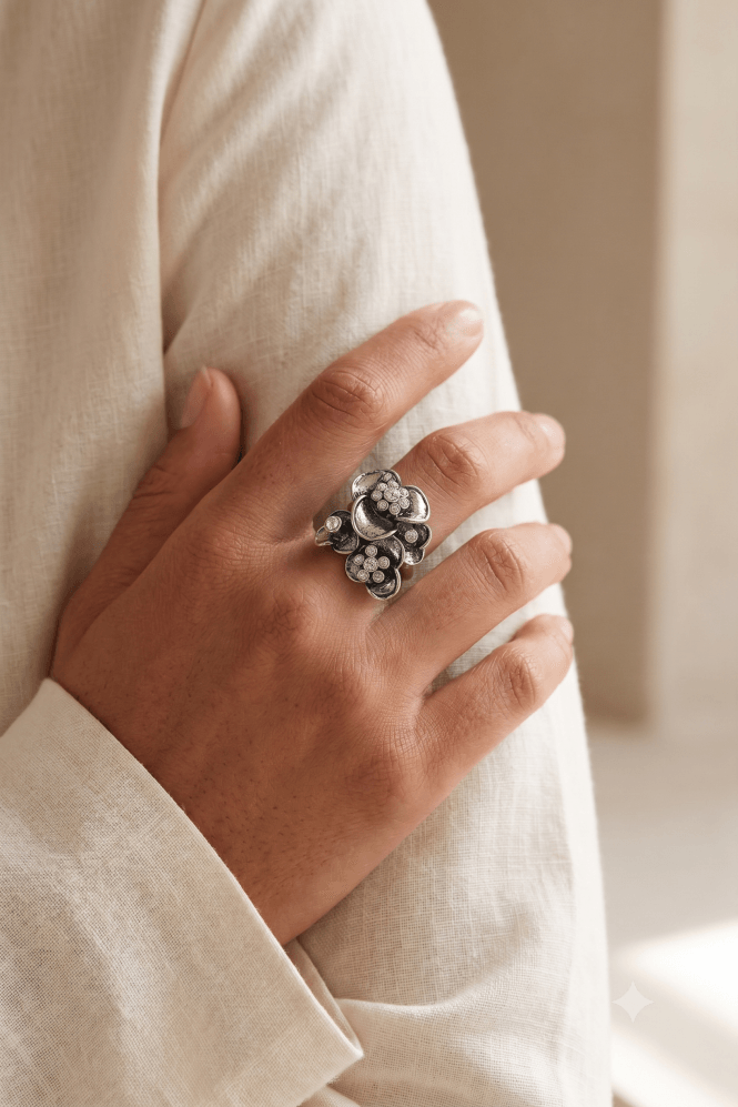 Majique London Vintage Spark Flower Ring